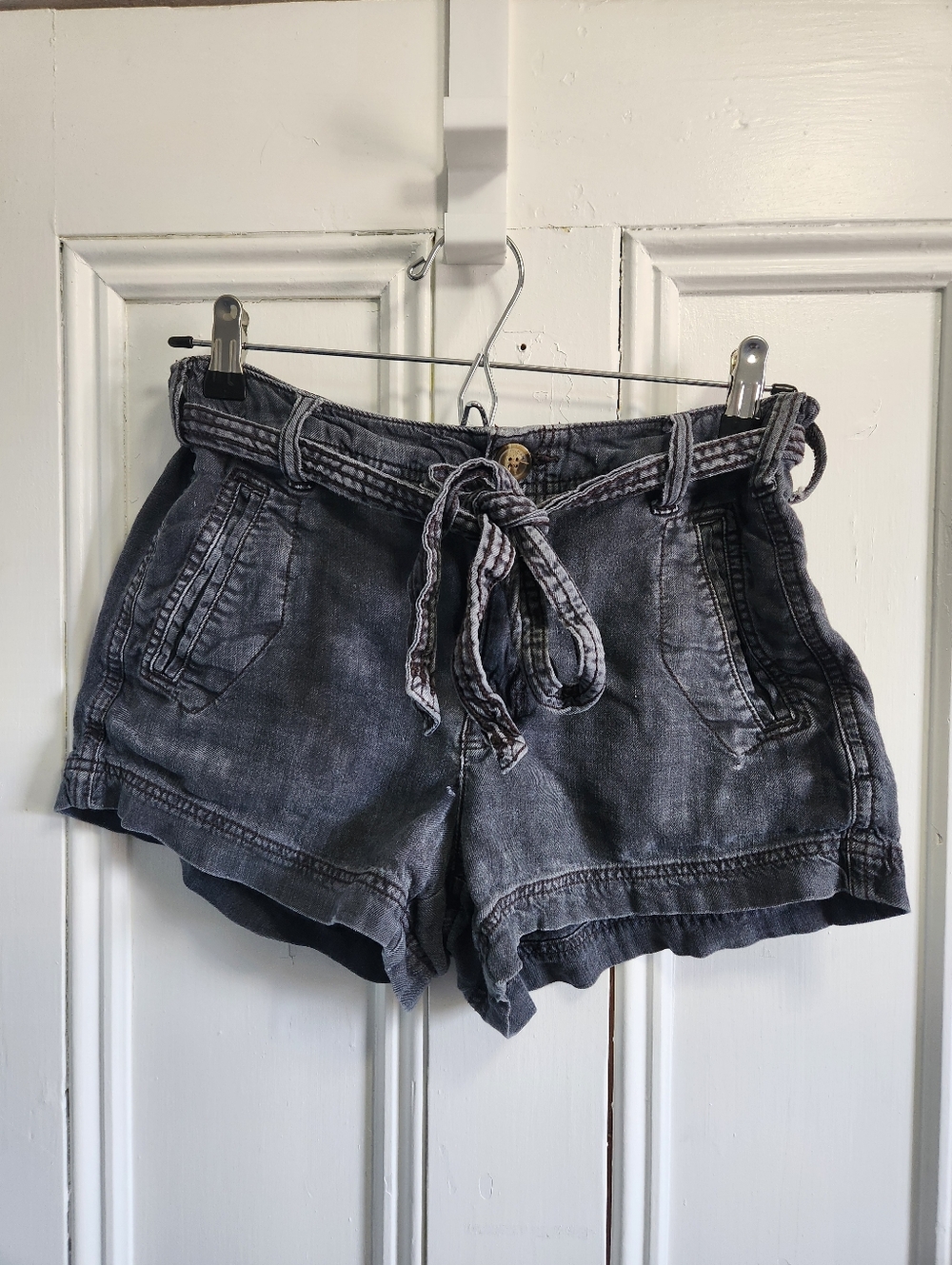 American Eagle Belted High Waisted Linen Shorts - Size 4